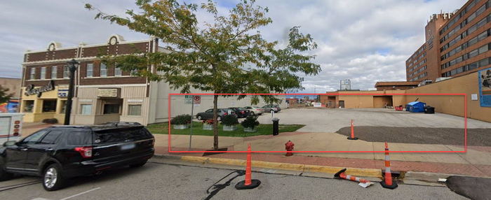 Lakos Cafe - 2019 - Parking Lot (newer photo)